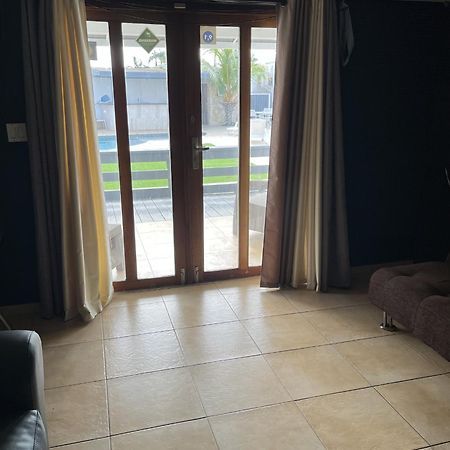 Genesis Apartments パームビーチ エクステリア 写真