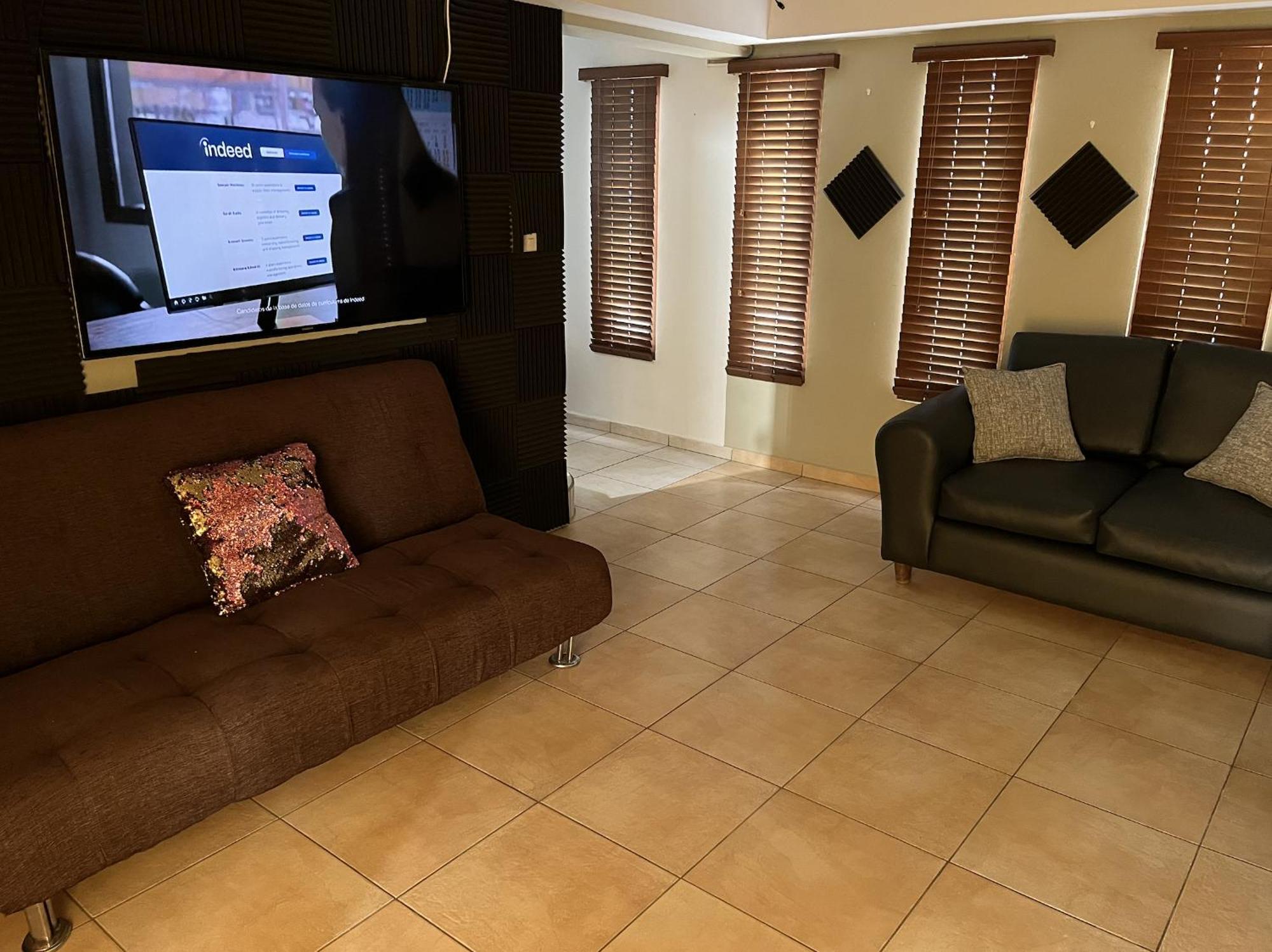 Genesis Apartments パームビーチ エクステリア 写真