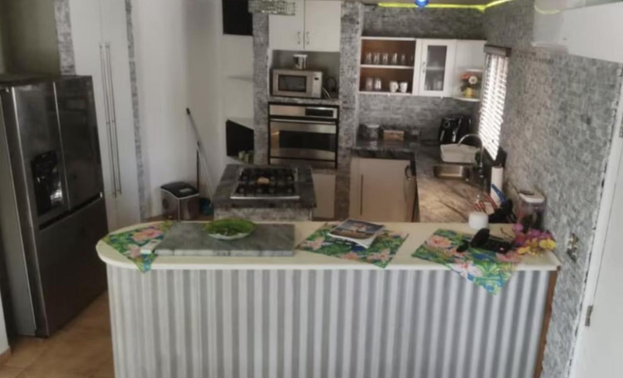 Genesis Apartments パームビーチ エクステリア 写真